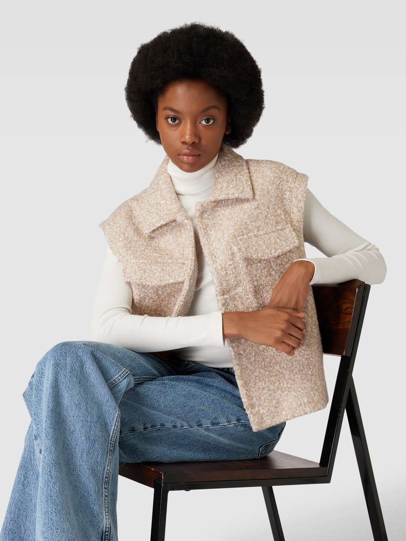 Weste mit Strukturmuster Modell 'Macha' in beige