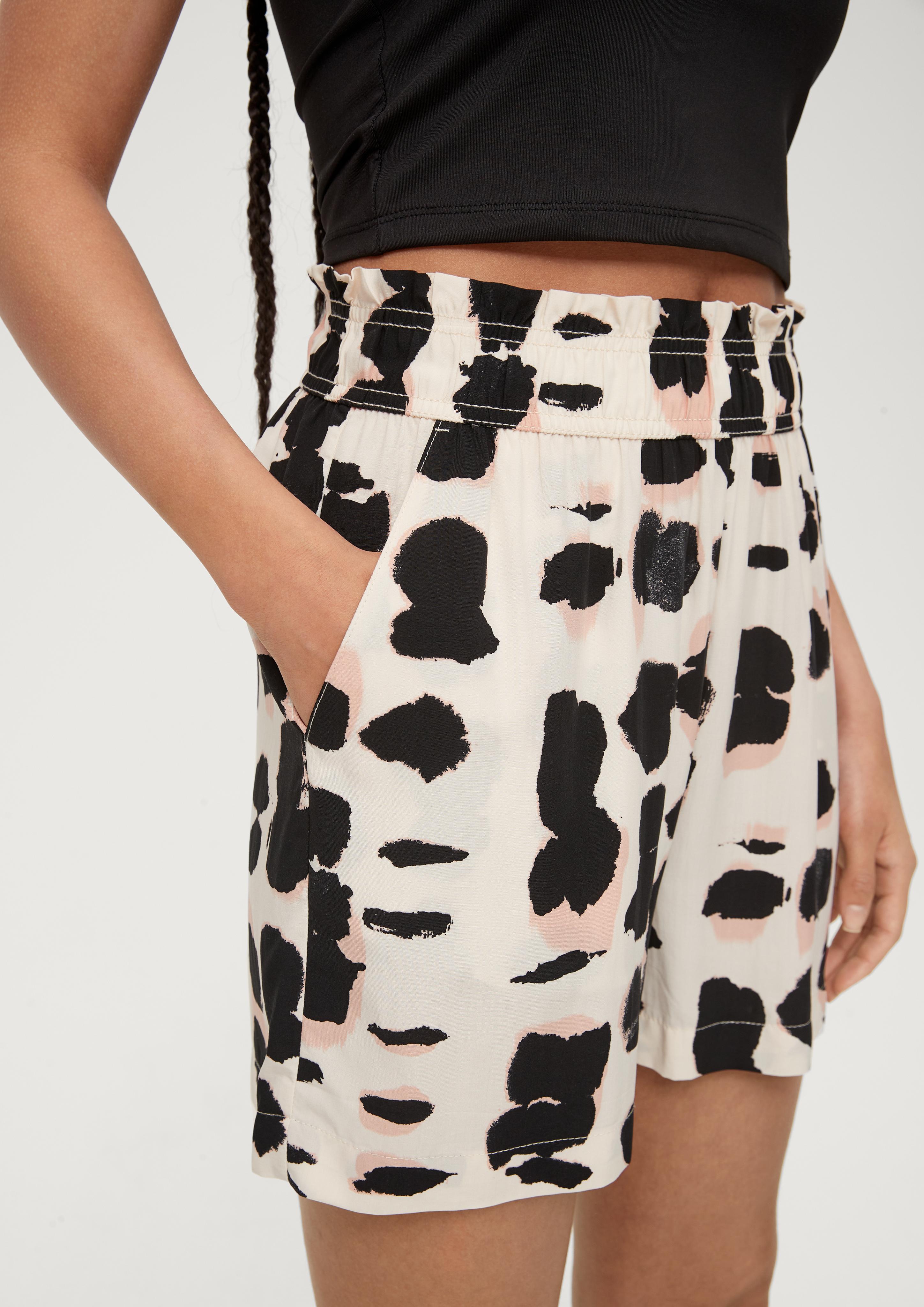 Regular: Paperbag Shorts aus Viskose  2131213-08A1
