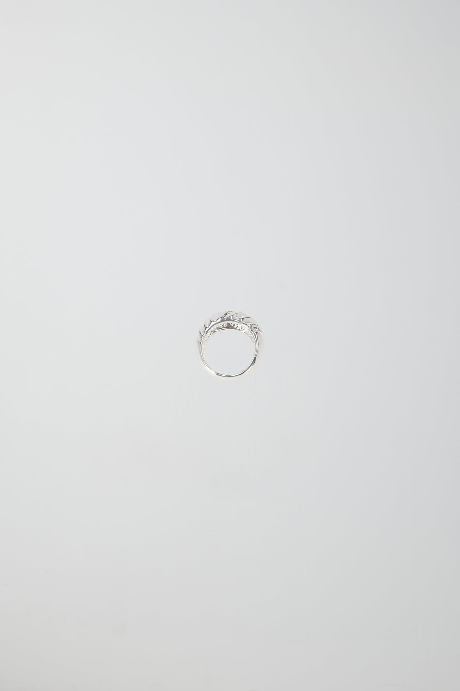 Croissant ring