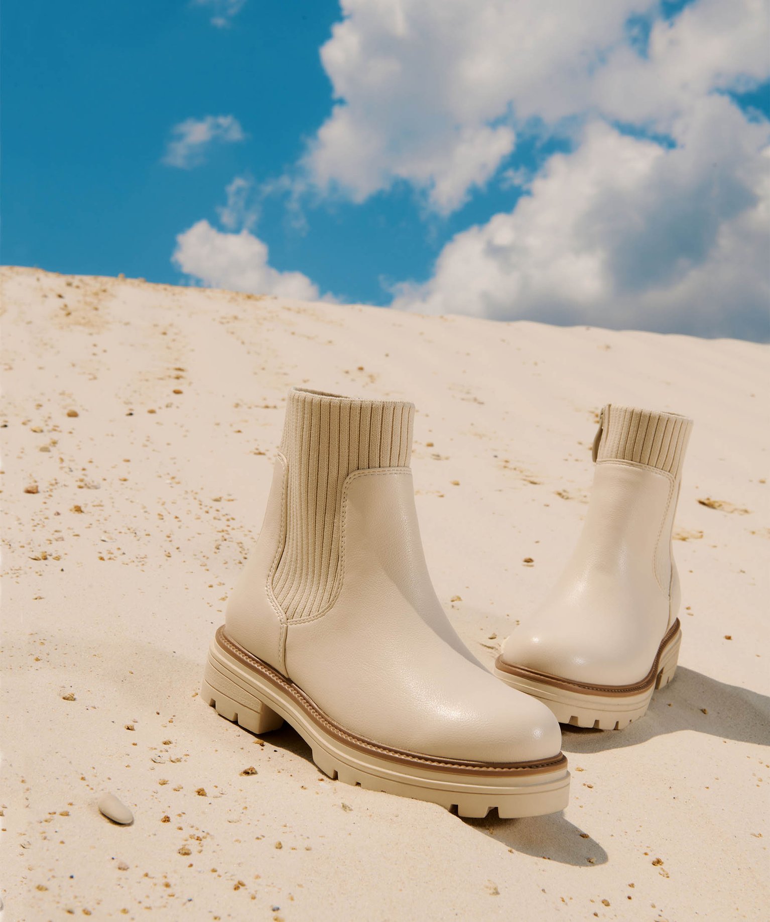 Boots fille unies à col chaussette et semelle crantée beige | GEMO