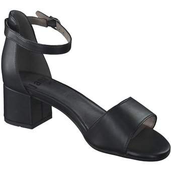 Jana Sandale in schwarz