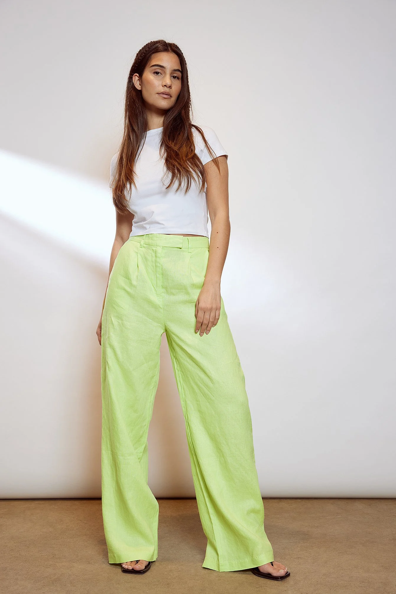 Leinenhose mit weiten Beinen