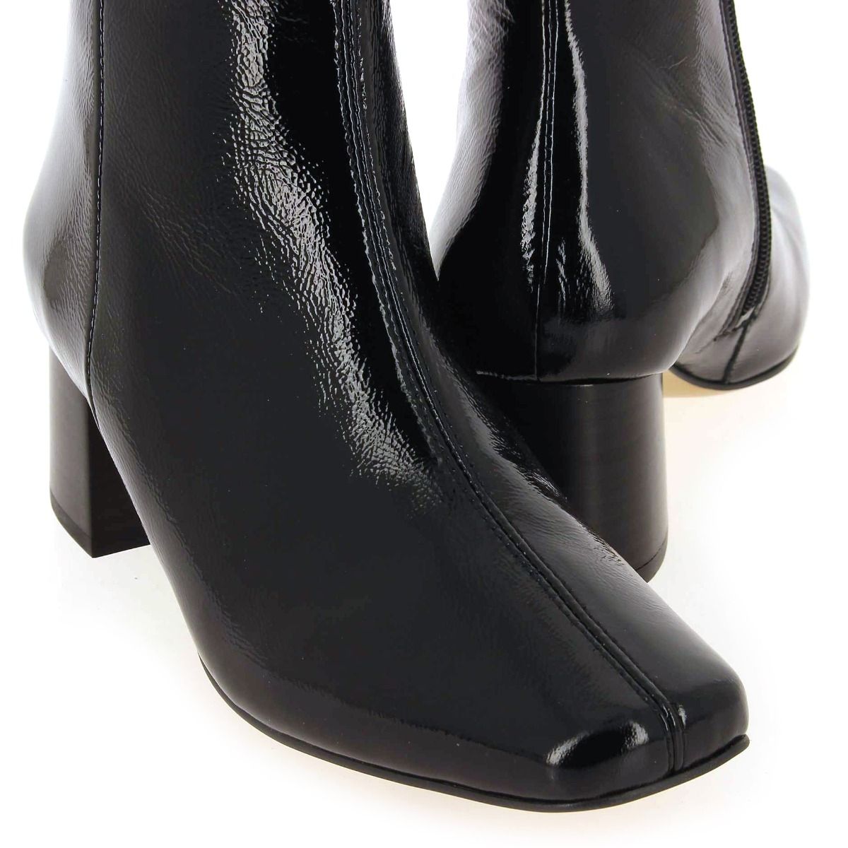 We Do  99665 - Noir