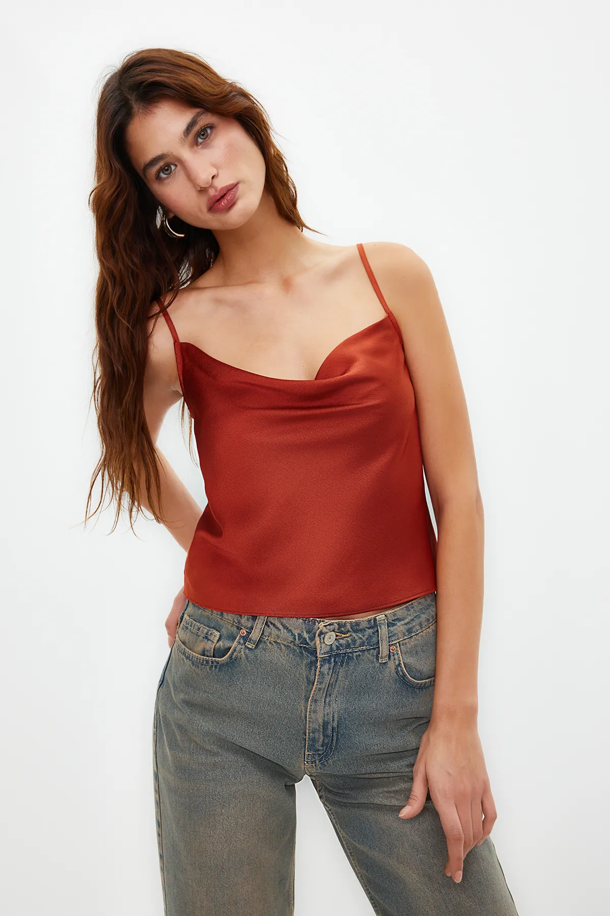 Trendyol Collection  Bluse aus gewebtem Satin mit Kachelriemen und Spitzenkragen TWOSS19BB0161