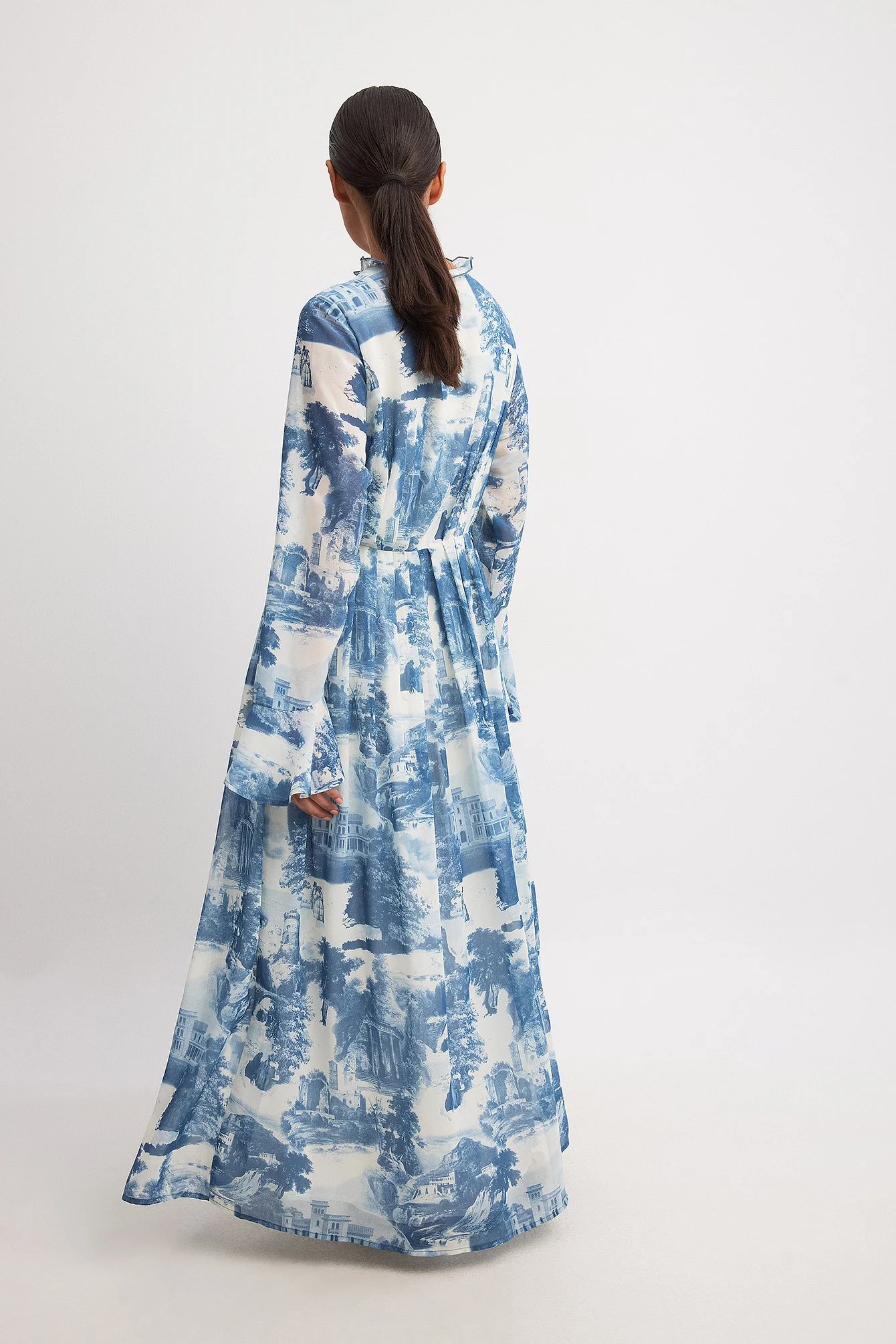 Gewebtes Maxikleid mit V-Ausschnitg