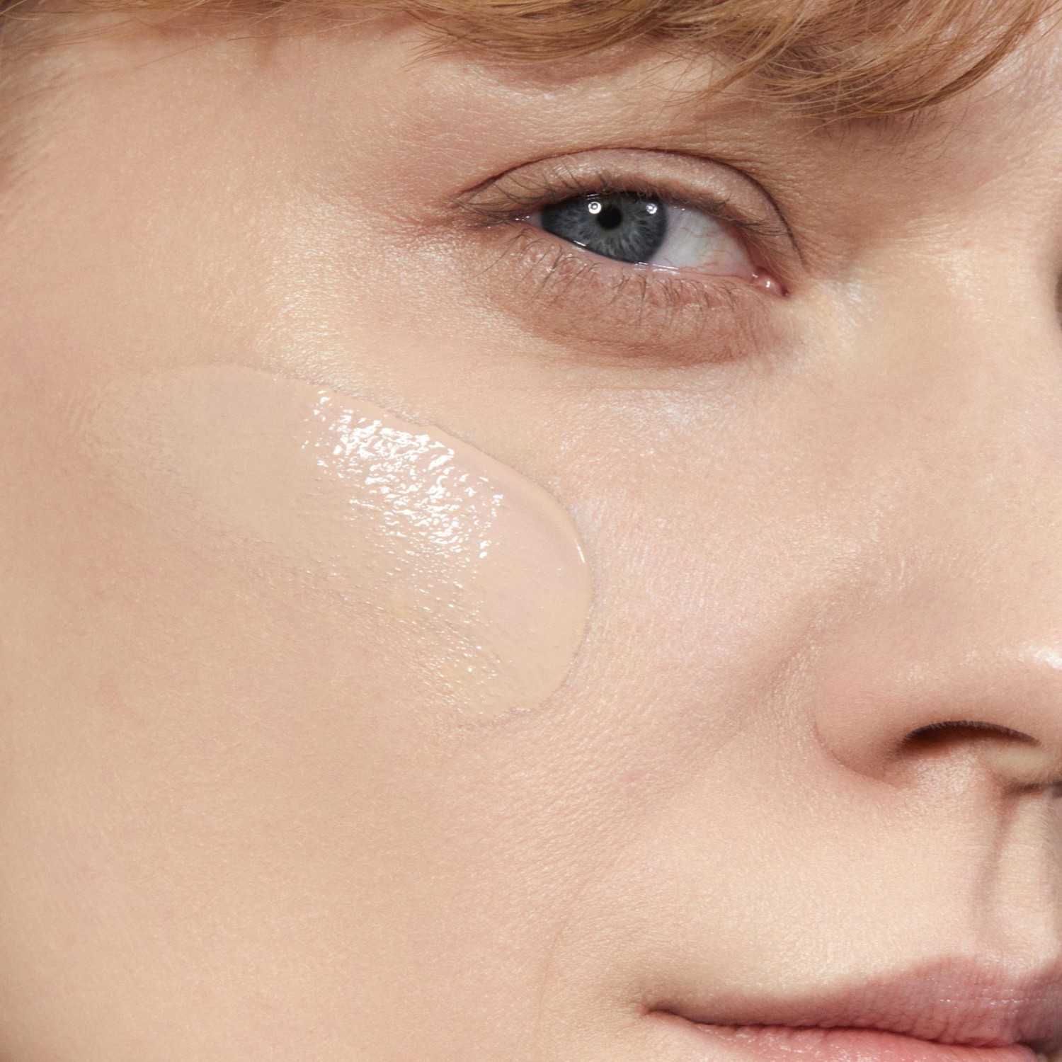 MÁDARA Semi-Matte Peptide Foundation