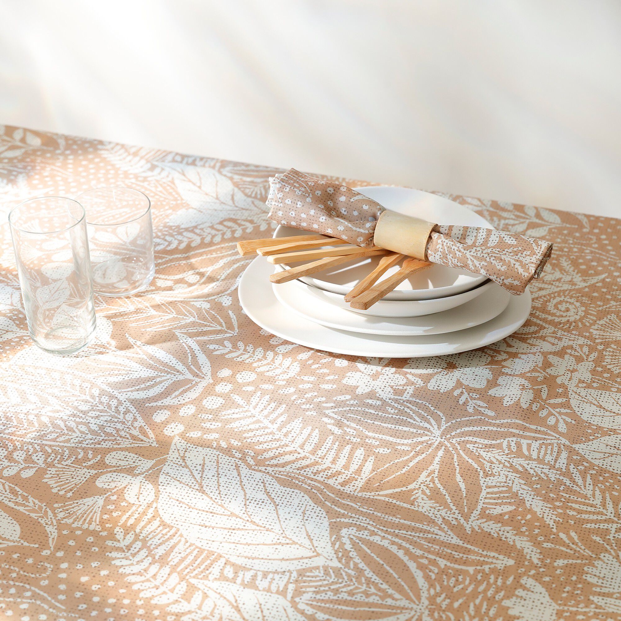 Nappe anti-taches motif floral