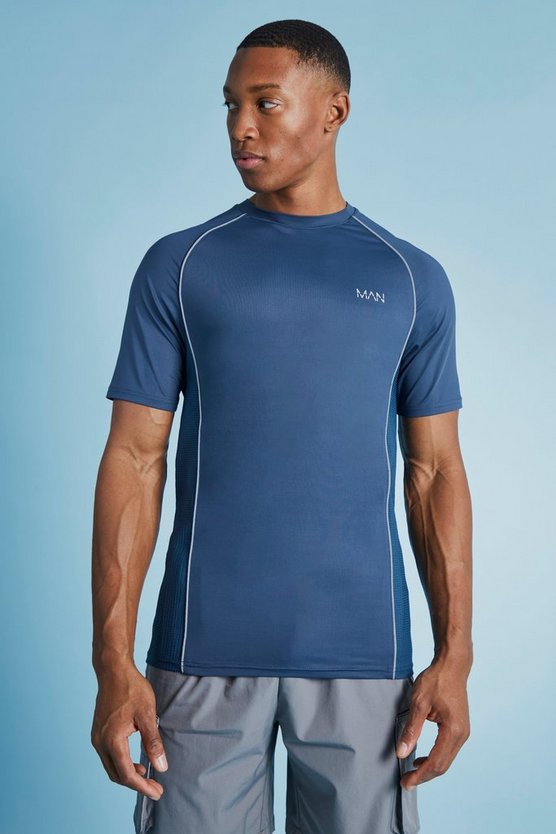 Man Active Muscle-Fit T-Shirt