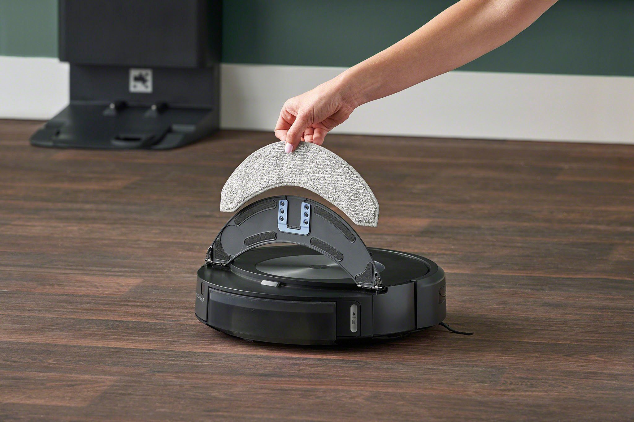 iRobot Saugroboter Roomba Combo j7 (c715840), Saug- und Wischroboter