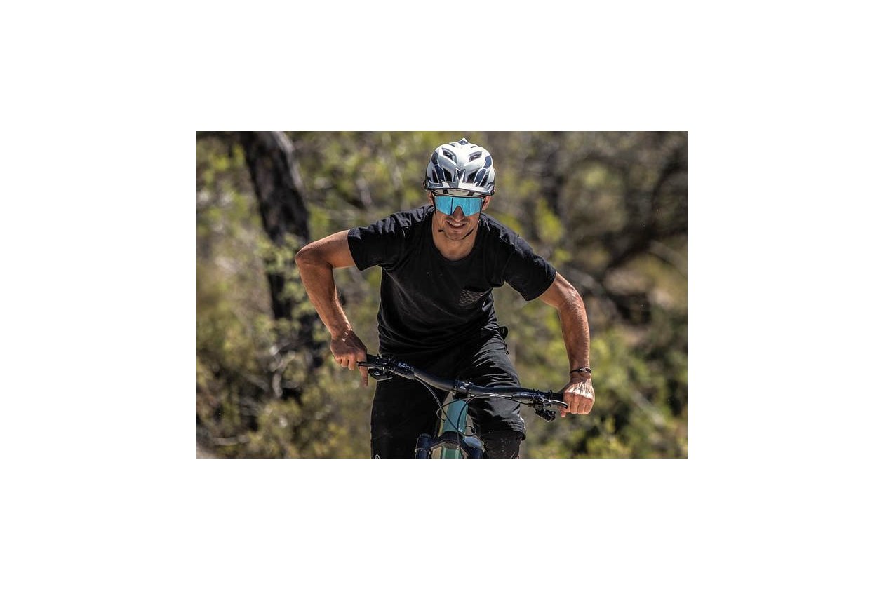 Julbo Edge Silber/Weiss - Multilayer Blau + AF