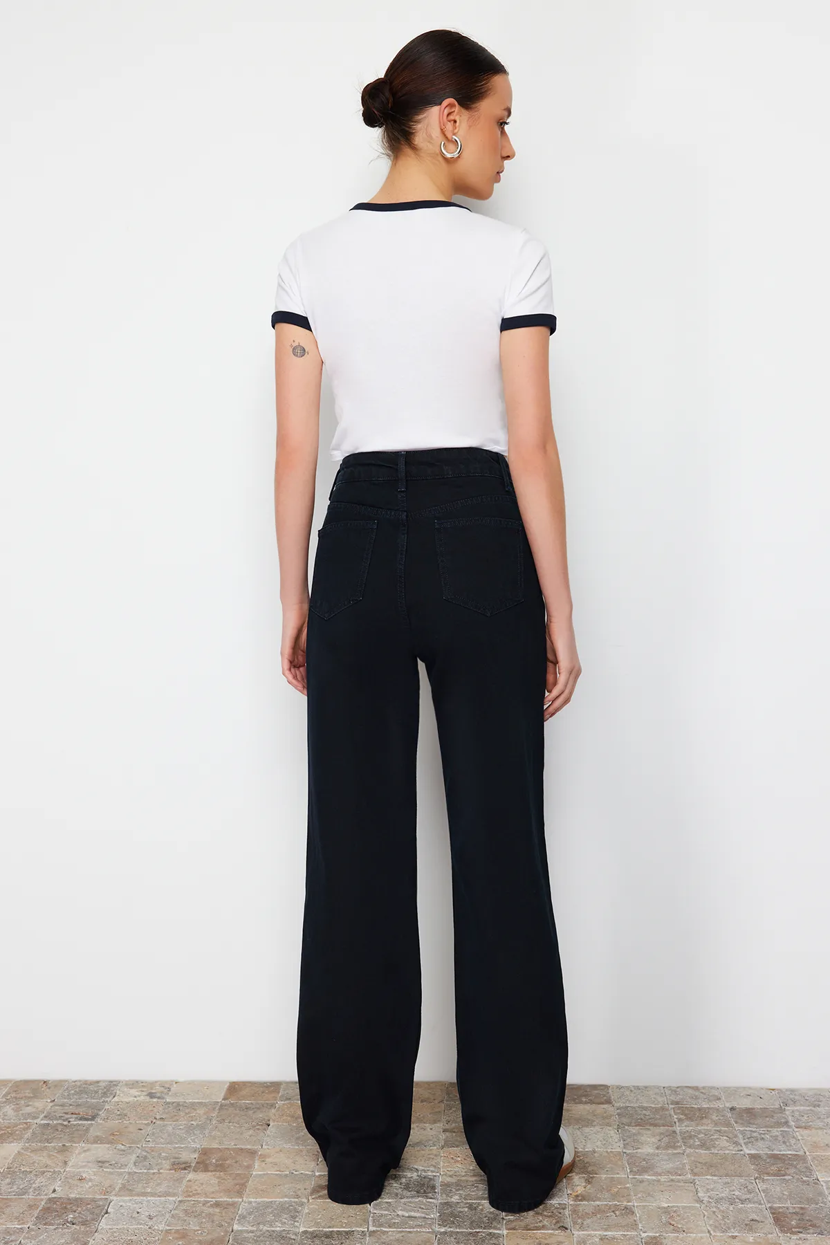 Trendyol Collection  Mitternachtsblaue Jeans mit hoher Taille und weitem Bein TWOSS24JE00305