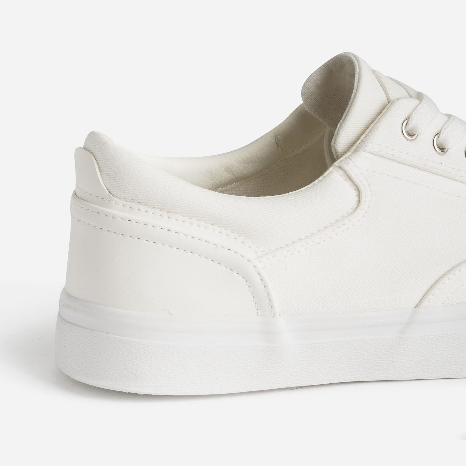 Tennis blanche en toile