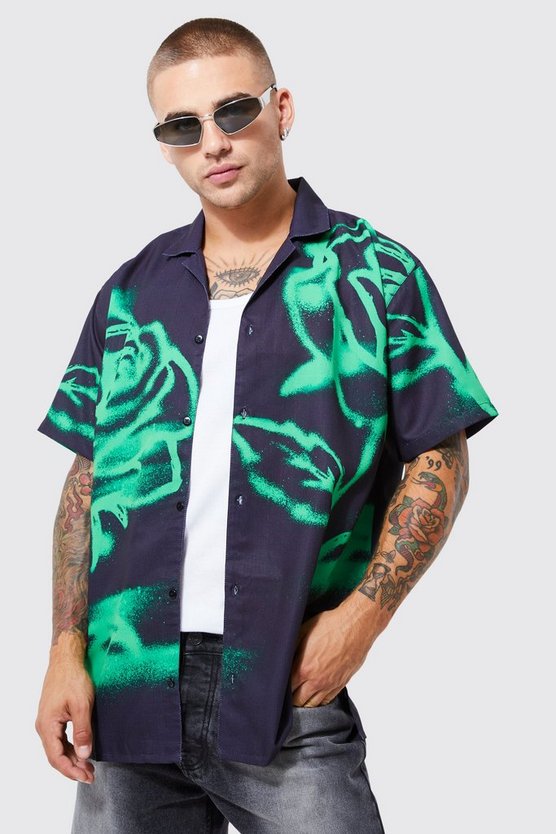 Kurzärmliges Oversize Hemd mit Spray Rose