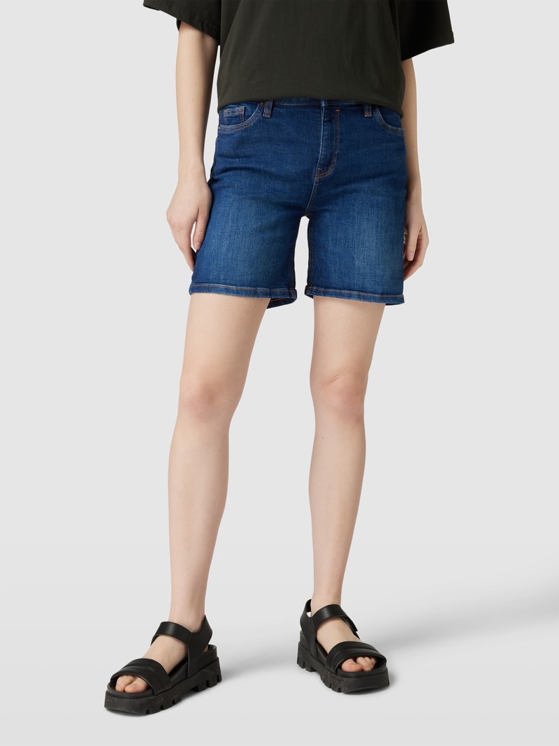 Jeansshorts mit Label-Patch in jeans
