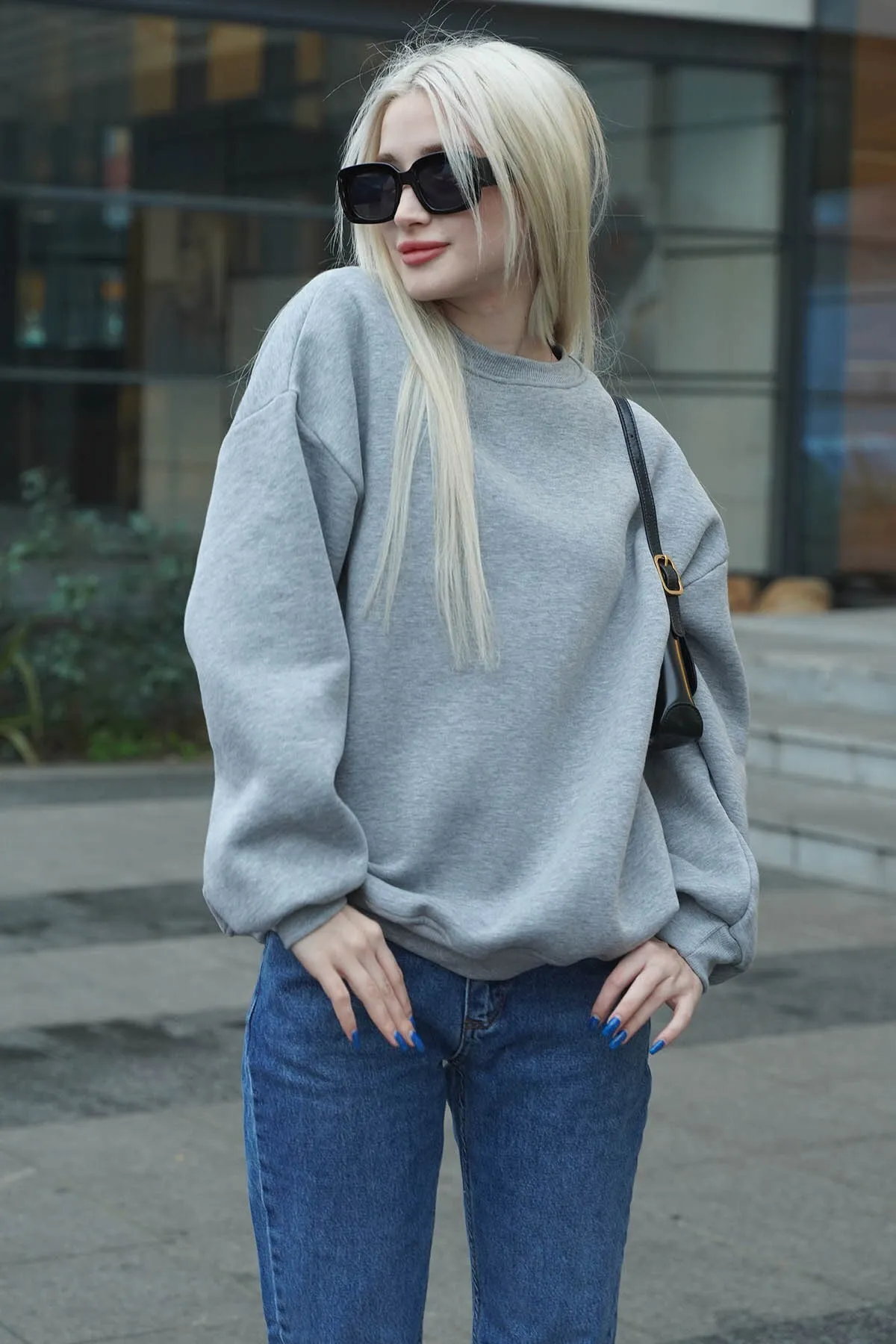 Madmext  Graues Basic-Sweatshirt mit Rundhalsausschnitt Mg1559