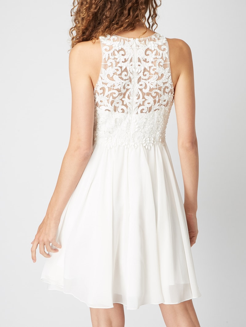 Brautkleid aus Mesh und Chiffon in offwhite