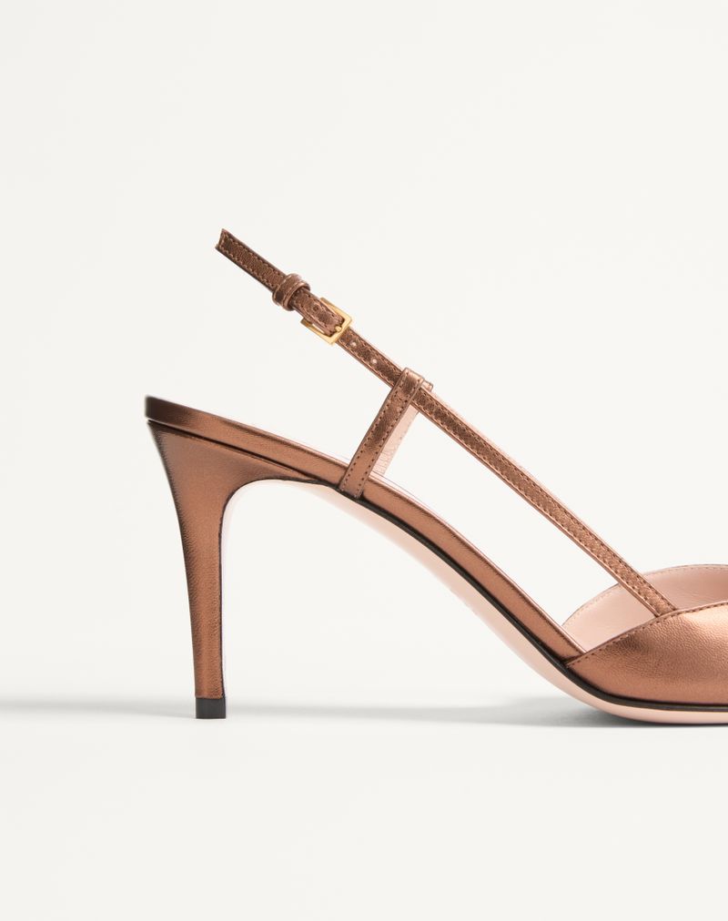 VLogo Signature Slingback-pumpe i 80 mm lamineret nappa