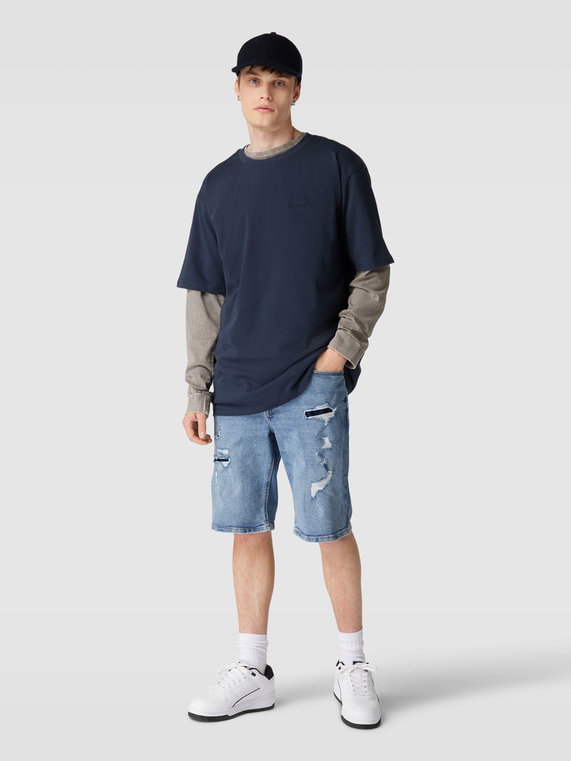 Jeansshorts im Destroyed-Look in hellblau
