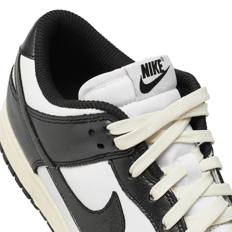 NIKE Wmns Dunk Low PRM 