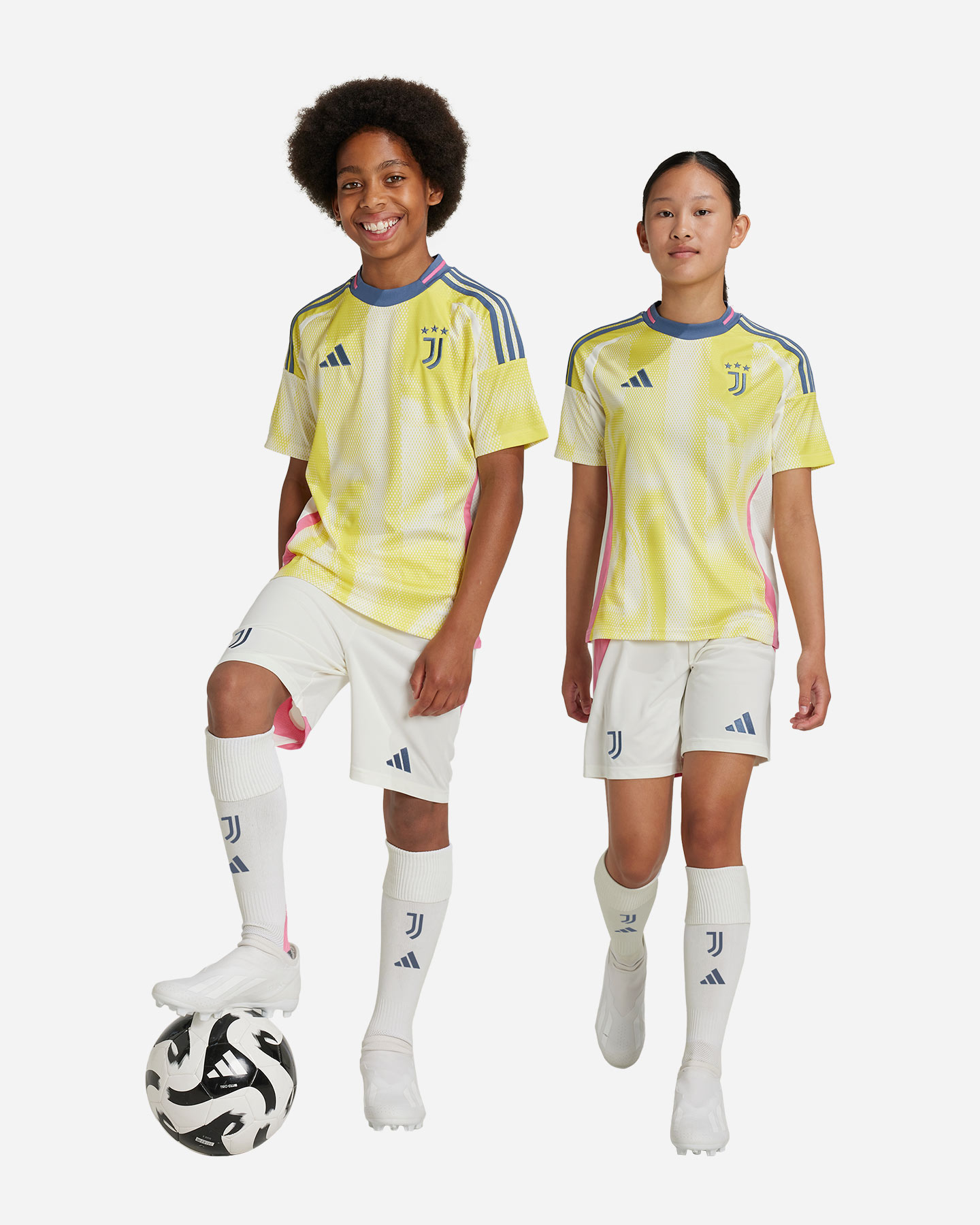 Futbalové šortky Adidas Juventus 24-25 Jr Away IT3556