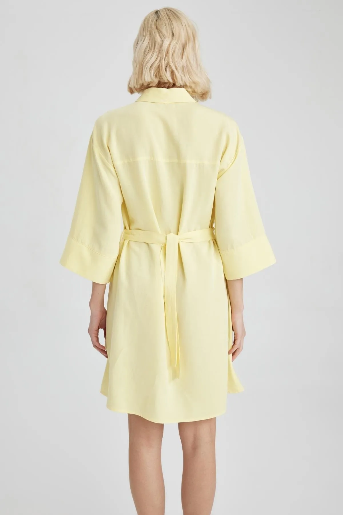 DeFacto  Minikleid aus Leinenmischung mit Hemdkragen und halblangen Ärmeln A4287ax23sm