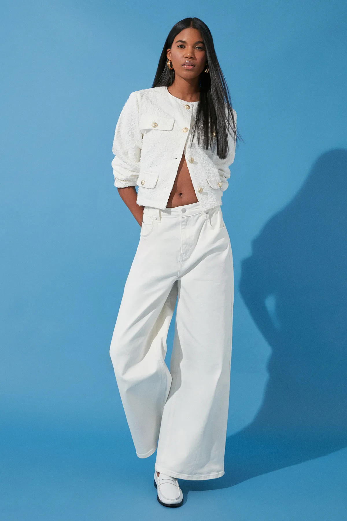 Trendyol Collection  Weiße, nachhaltigere Jeans mit hohem Bund und extra weitem Bein und elastischem Bund TWOSS24JE00143