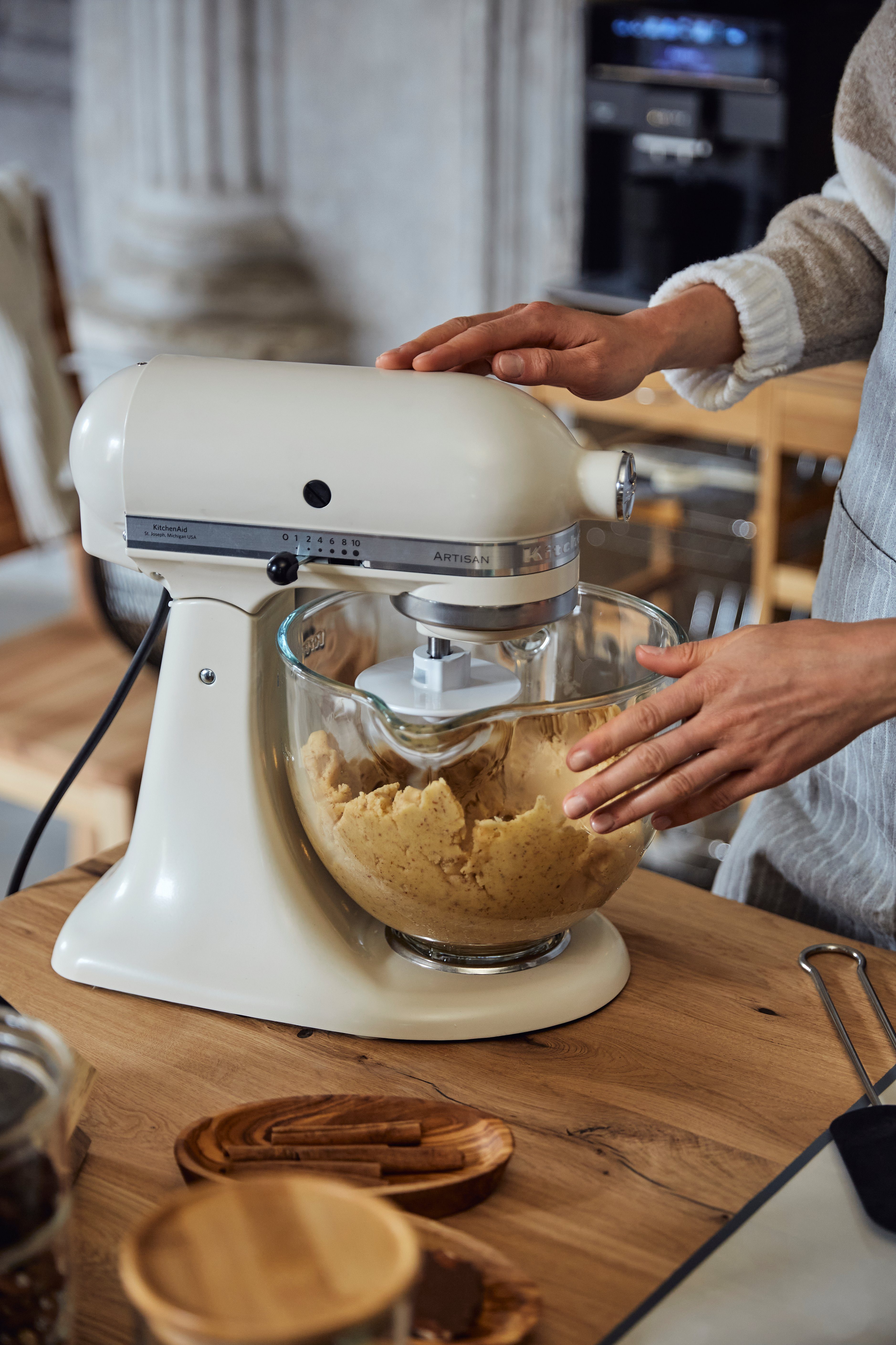 KitchenAid Küchenmaschine 5KSM125EFL FRESH LINEN, 300 W, 4,8 l Schüssel, Gratis Fleischwolf, Schüssel, Spritzgebäckvorsatz (Wert ca. 238,-UVP)