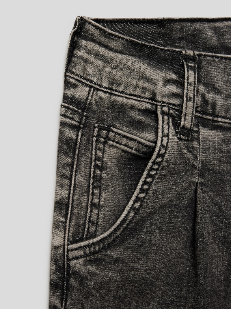 Jeans im Used-Look in schwarz