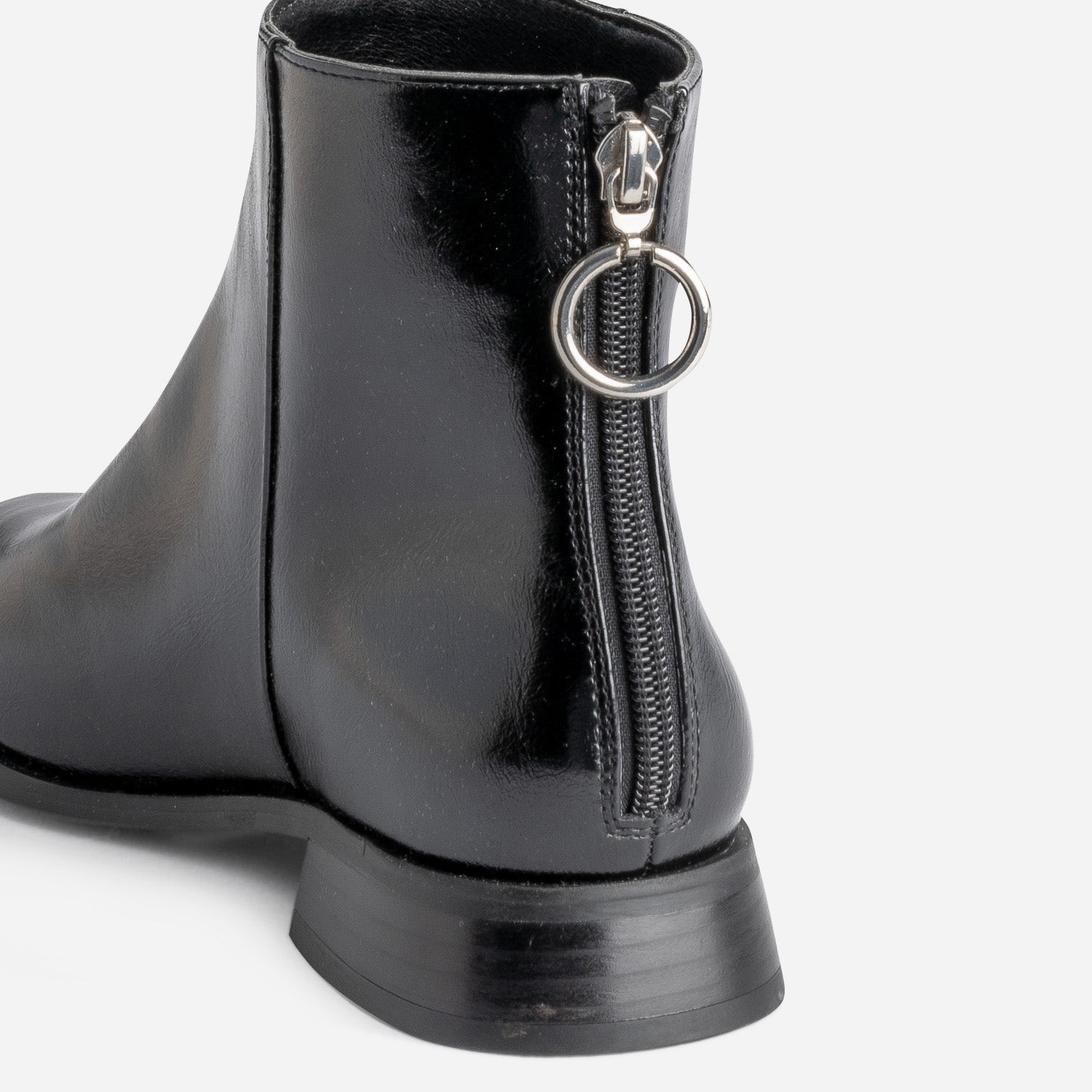 Boots noir glacé avec zip arrière