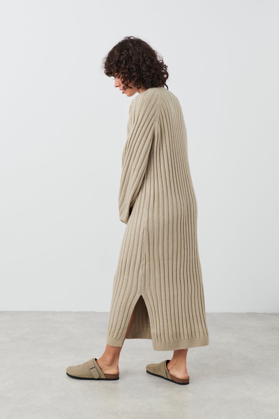 V-neck knitted dress