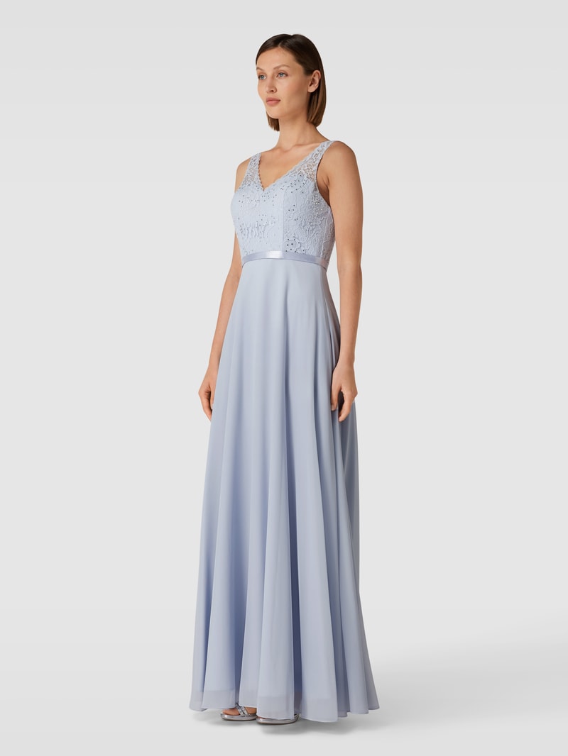 Abendkleid mit Ziersteinbesatz in hellblau
