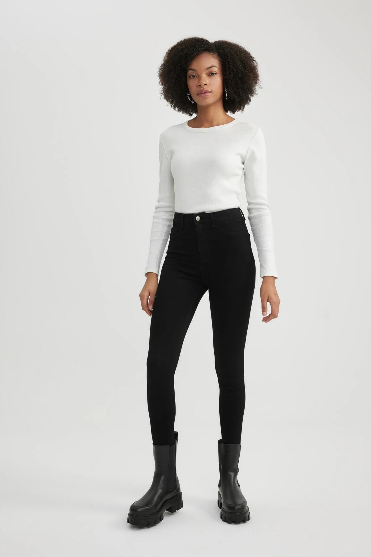 DeFacto  Jegging Jeanshose mit hoher Taille und Knöchellänge und schmalem Bein B7498ax24sp