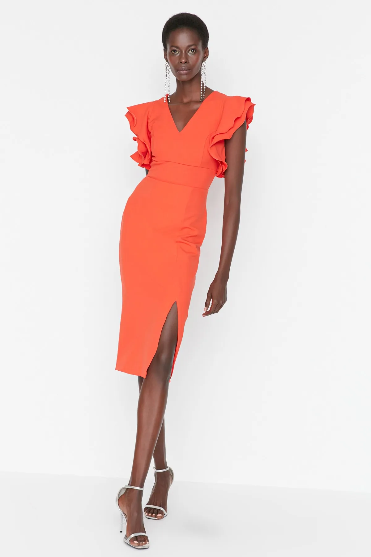 Trendyol Collection  Mit Granatapfelblüten gefüttertes, gewebtes, elegantes Abendkleid TPRSS20EL2661