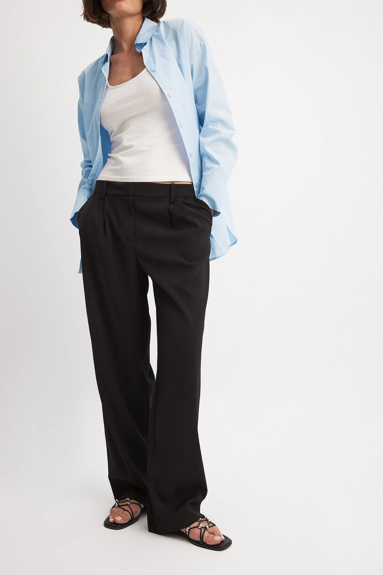 Anzughose mit niedriger Taille und Bundfalten
