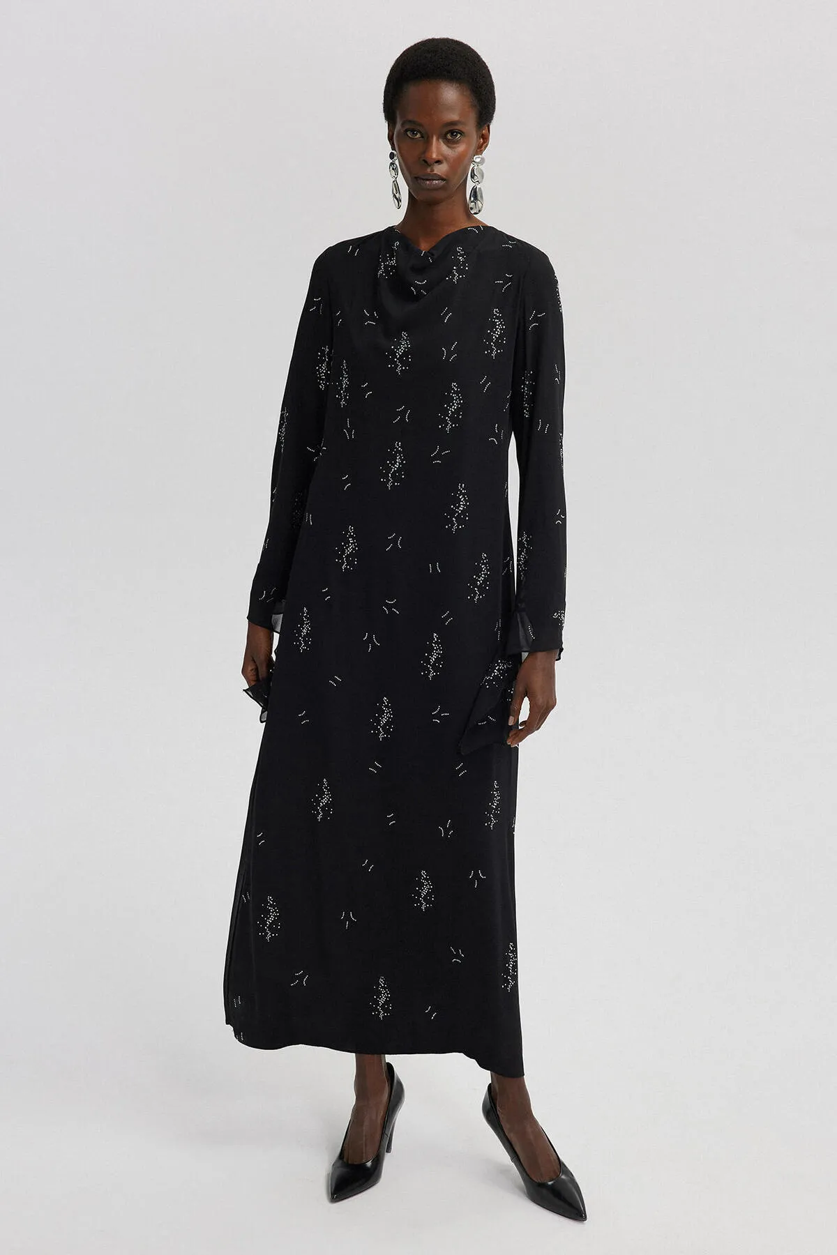 Touché Privé  CHIFFONKLEID MIT STEINSTICKEREI