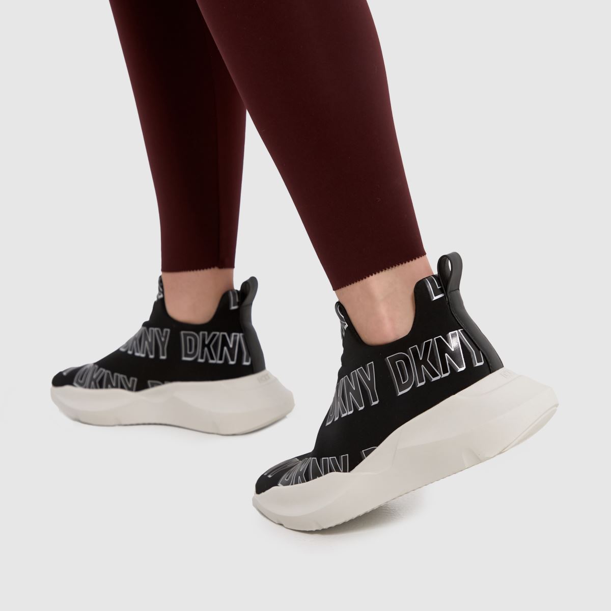 DKNY Ramona sportcipő fekete-fehér színben