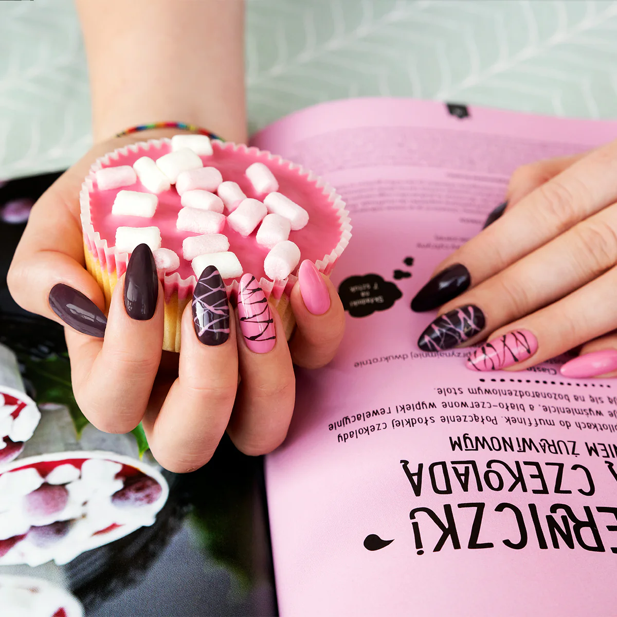 UV Gel Polish Choco&Latte polutrajni lak za nokte - lak za nokte s efektom gela