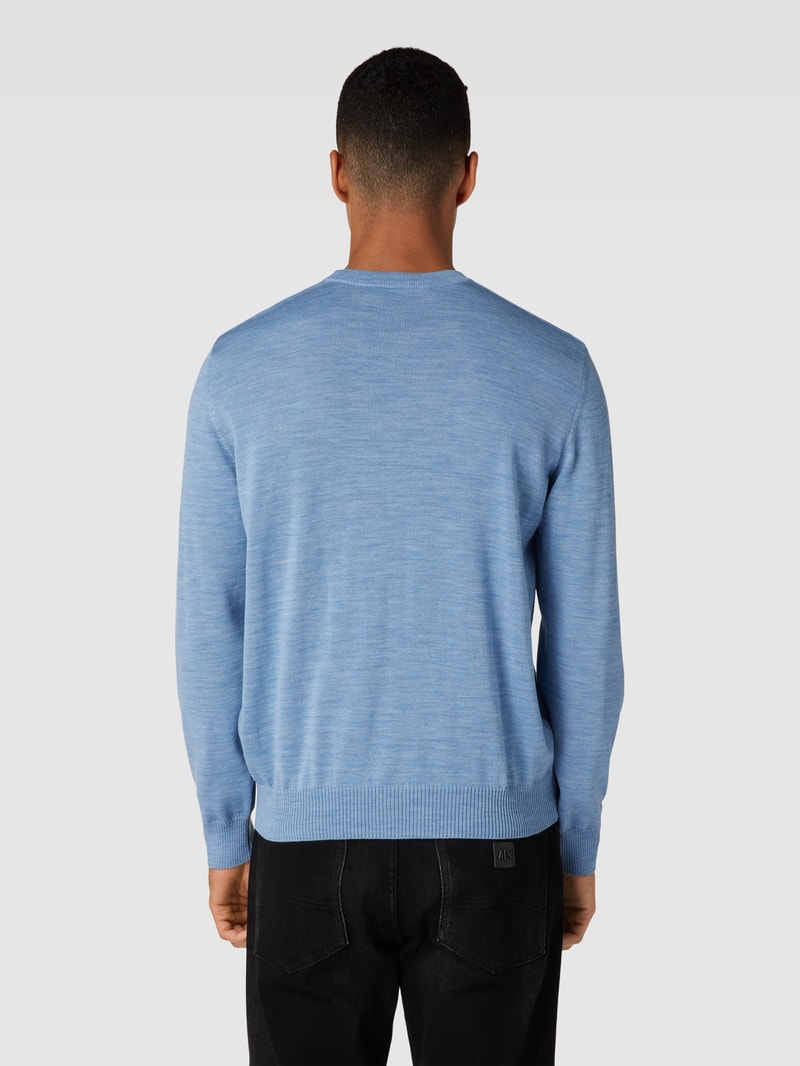 Strickpullover mit gerippten Abschlüssen in hellblau