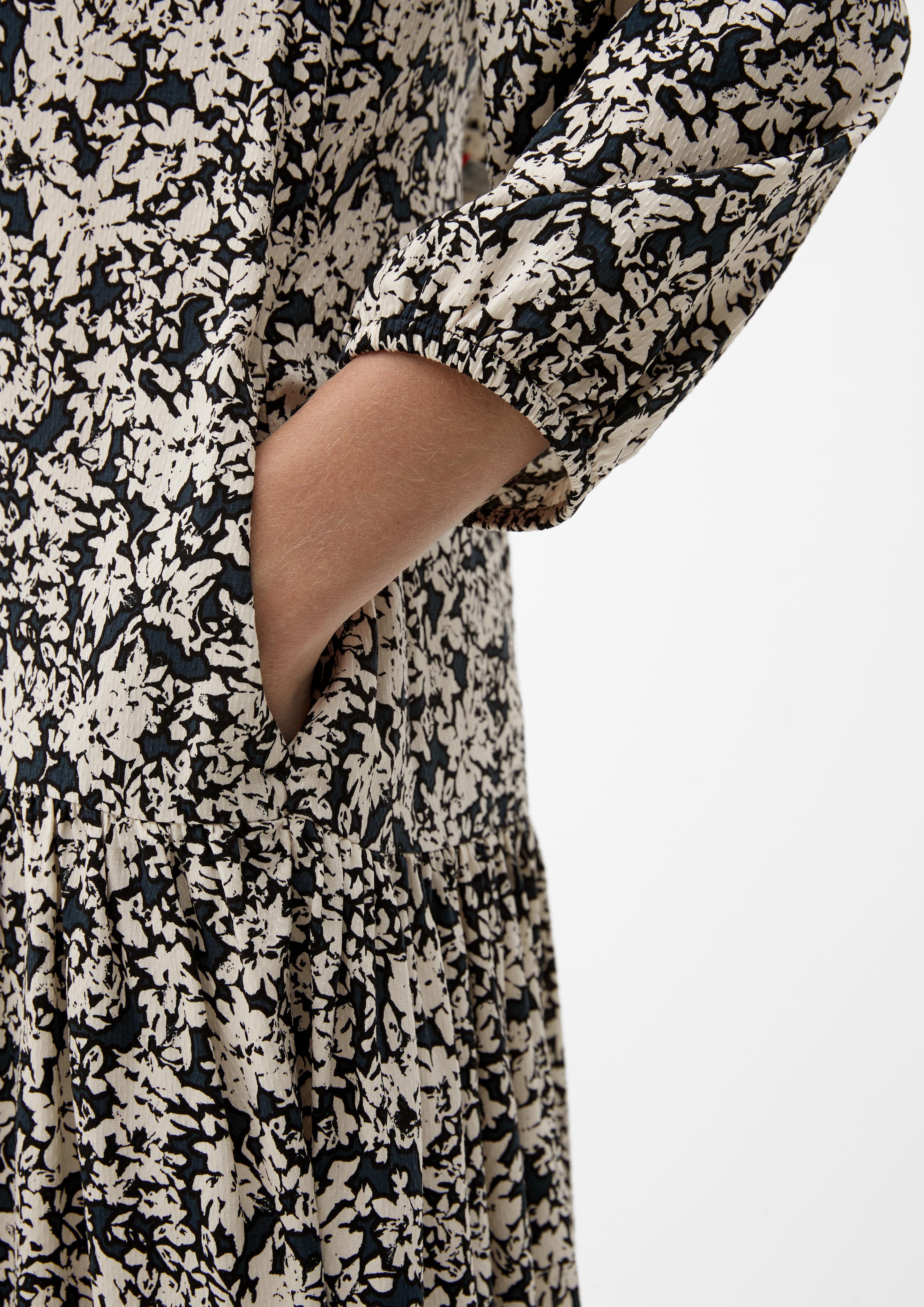 Gemustertes Kleid mit Volant  2120533-59A1