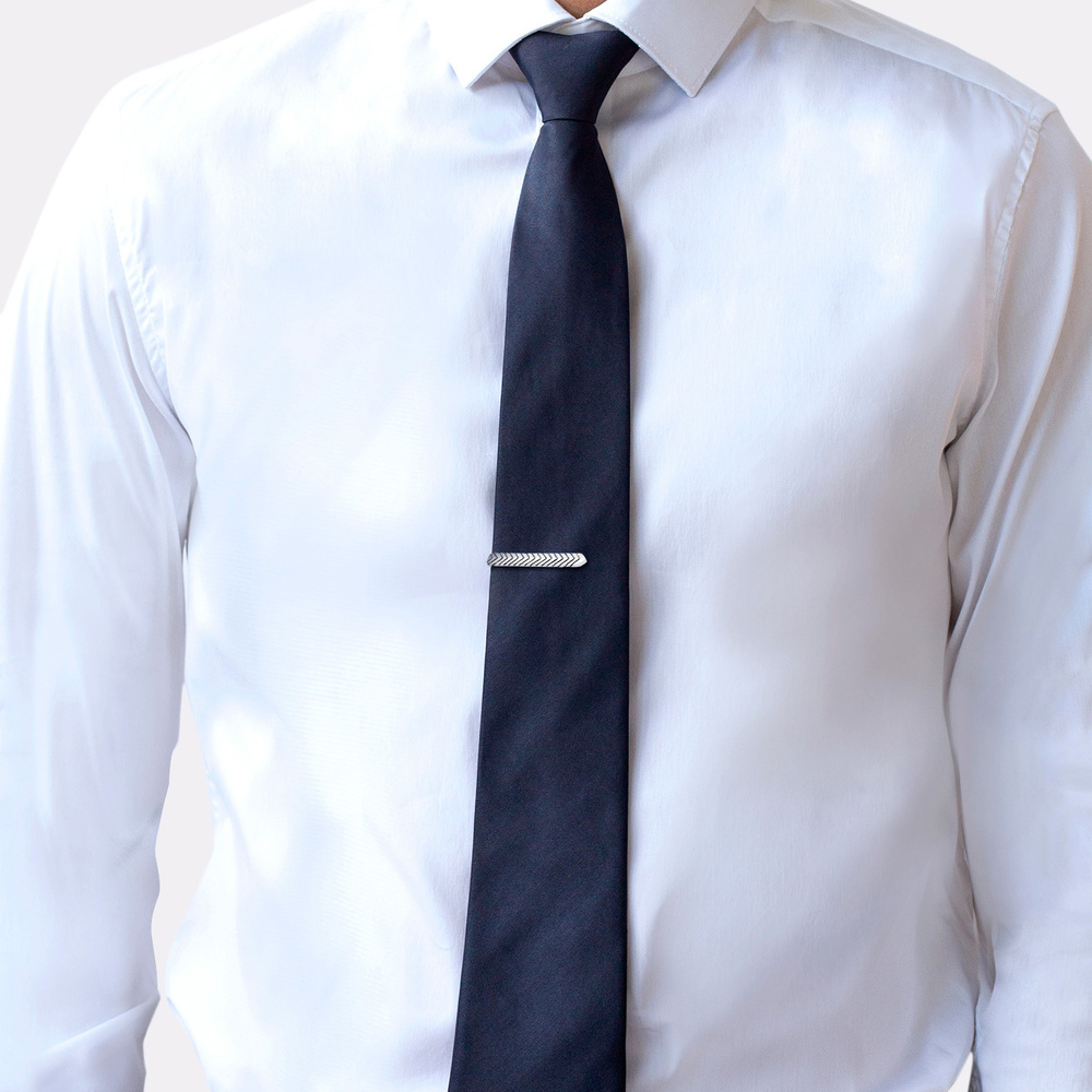 KUZZOI KUZZOI Épingle de Cravate Épingle à cravate pour hommes - Ligne en V Oxydée - Aff Bijoux