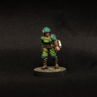 Female Medic (28 mm)