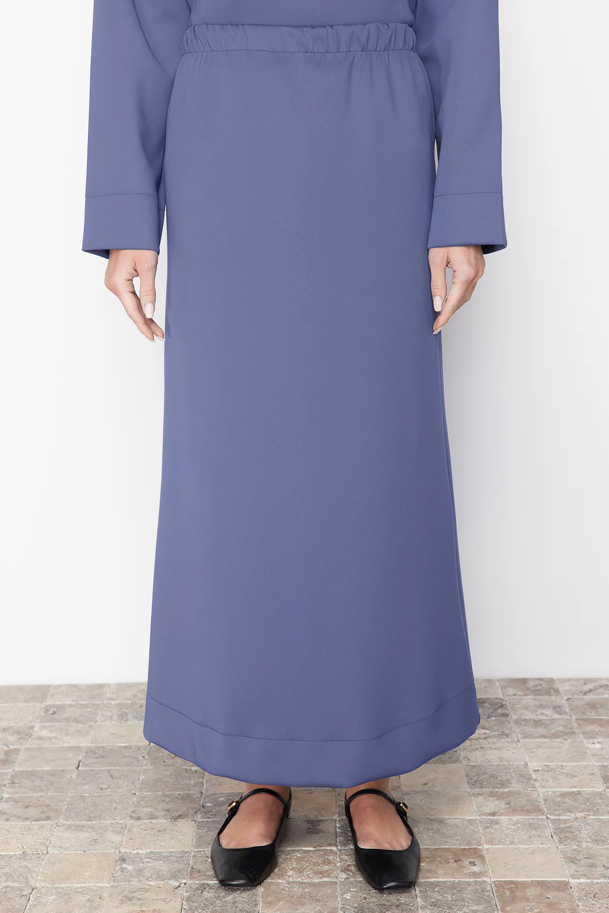 Trendyol Modest  Indigoblaues Scuba-Strickset aus Tunika und Rock mit Bindedetail vorne TCTSS23US00013