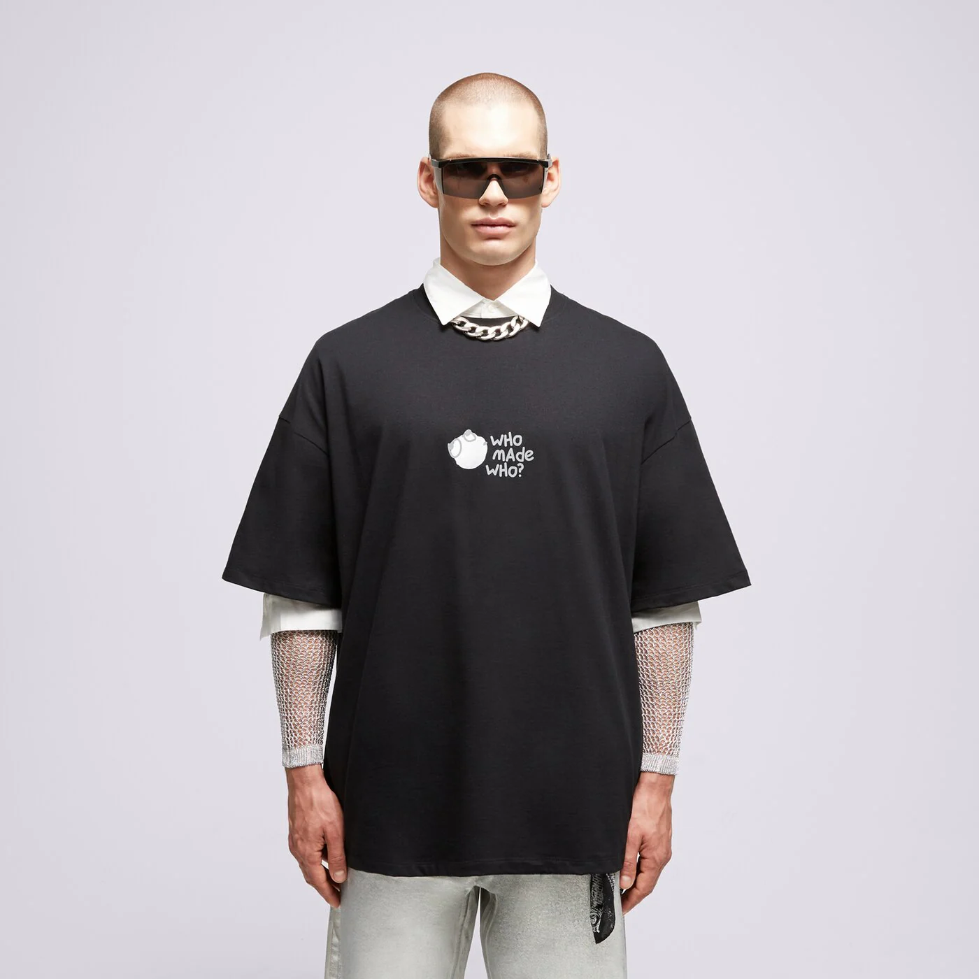 S.NOW JOB SIZEER T SHIRT “WHO MADE WHO”-BLACK Schwarz