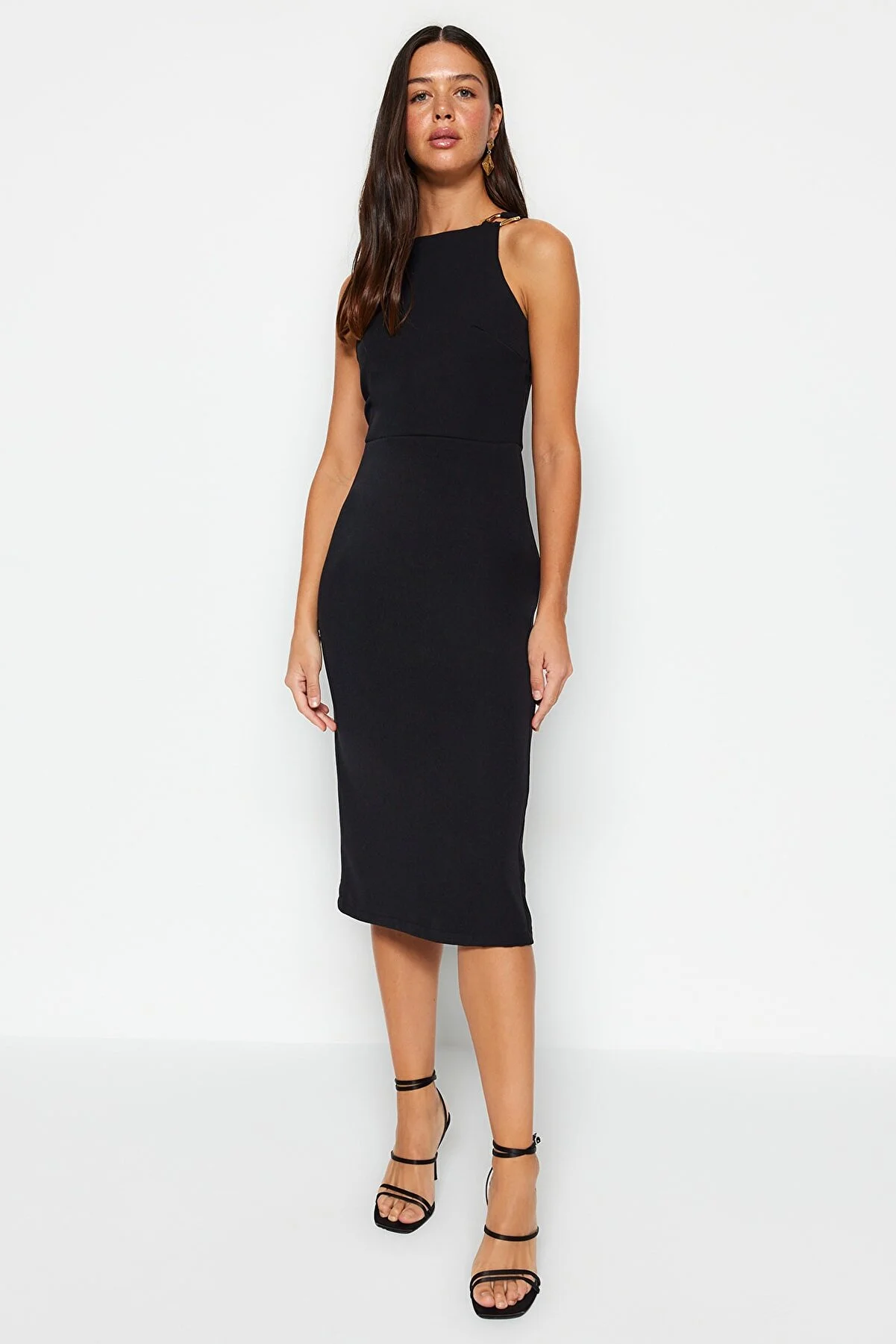 Trendyol Collection  Schwarzes Accessoire-detailliertes/tailliertes Midi-Webkleid TWOSS23EL02115