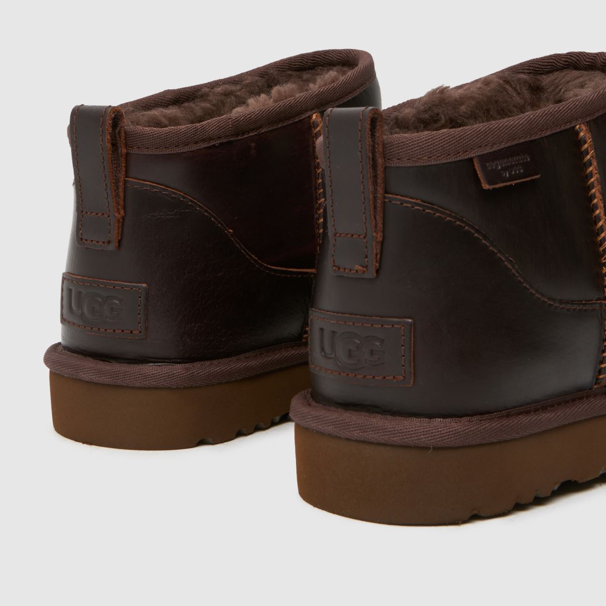 UGG Classic Ultra Mini Regen csizma vasfából