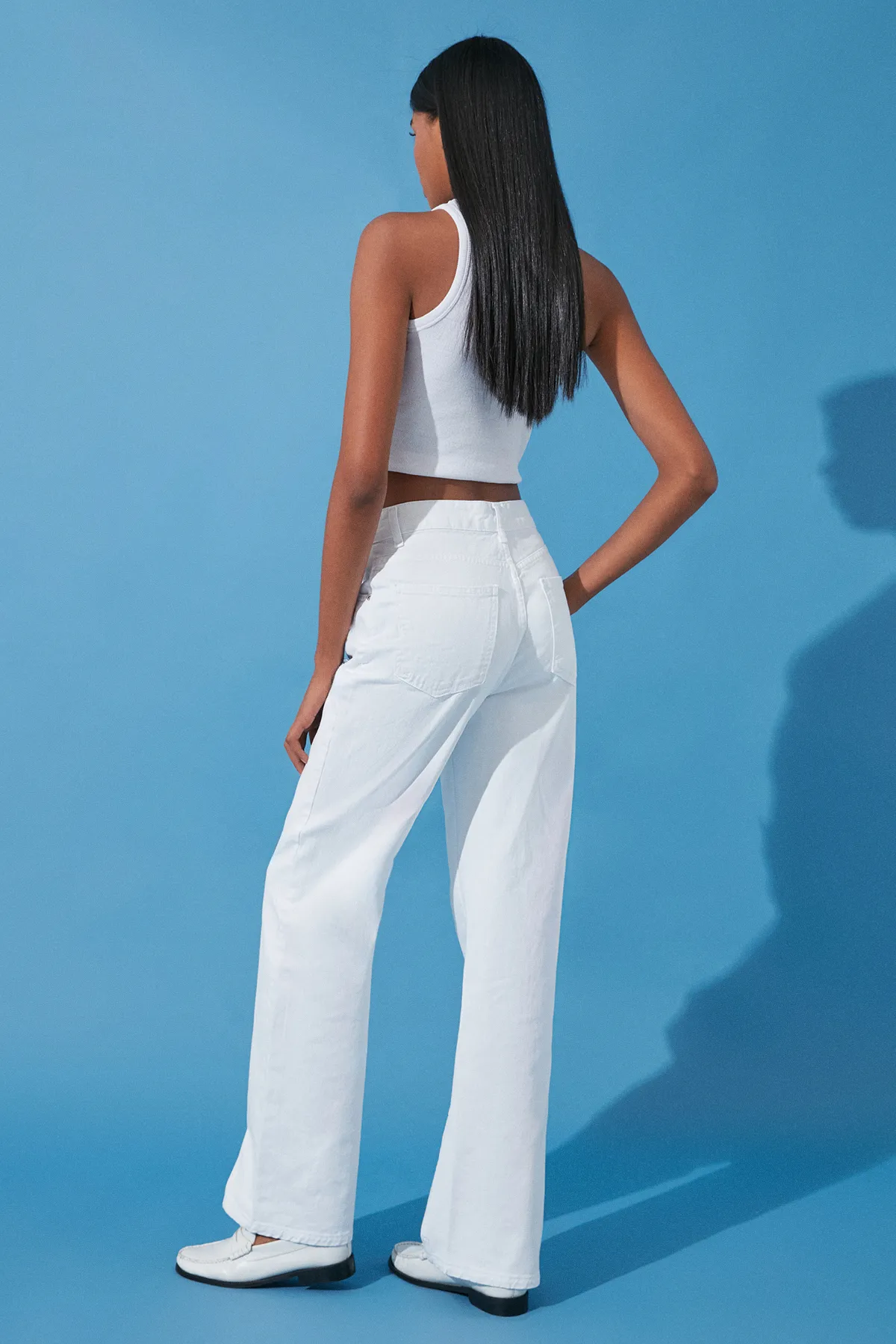 Trendyol Collection  Weiße Jeans mit hoher Taille und weitem Bein TWOSS24JE00140
