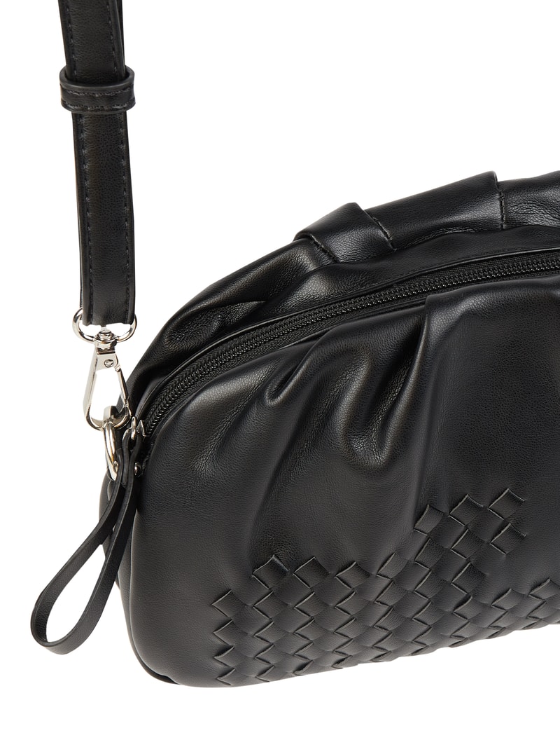 Crossbody Bag in Leder-Optik in schwarz