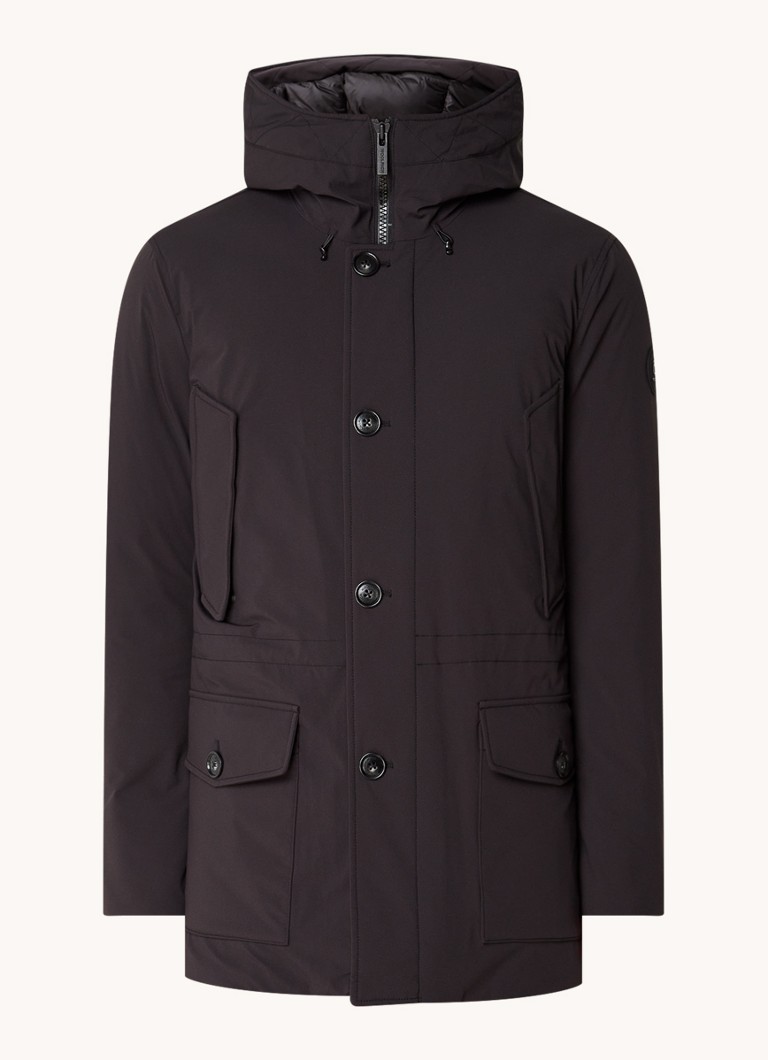 Parka Woolrich Arctic s péřovou výplní a klopovými kapsami