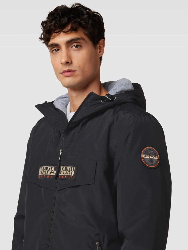 Jacke mit Label-Stitching Modell 'RAINFOREST' in schwarz