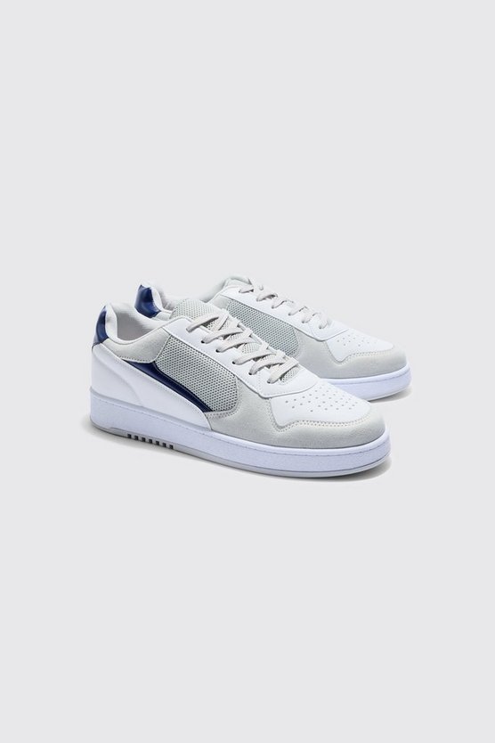 Blaue Sneaker mit klobiger Sohle und Mesh-Einsatz